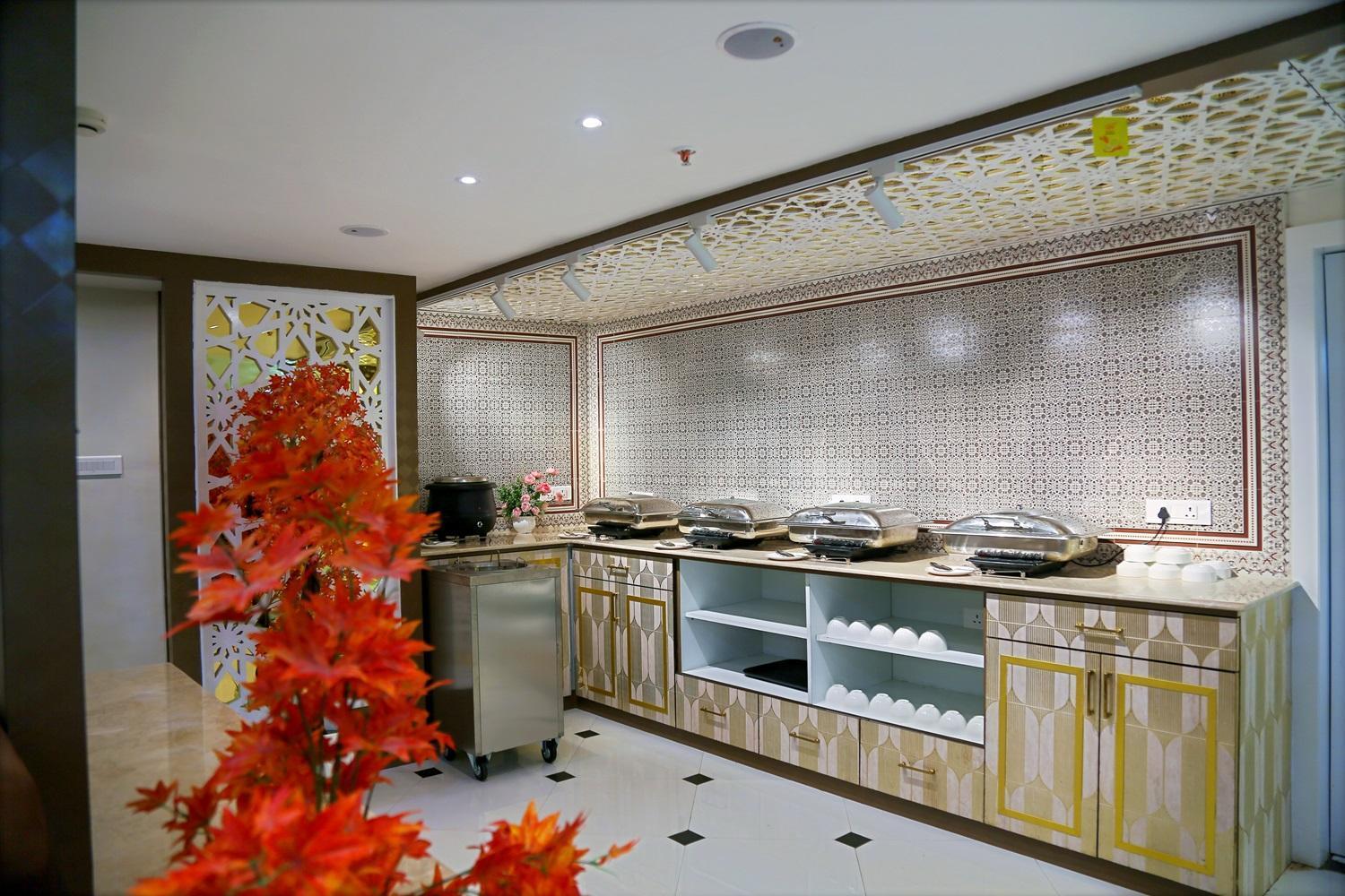 Hyderabad Grand Hotel 3*