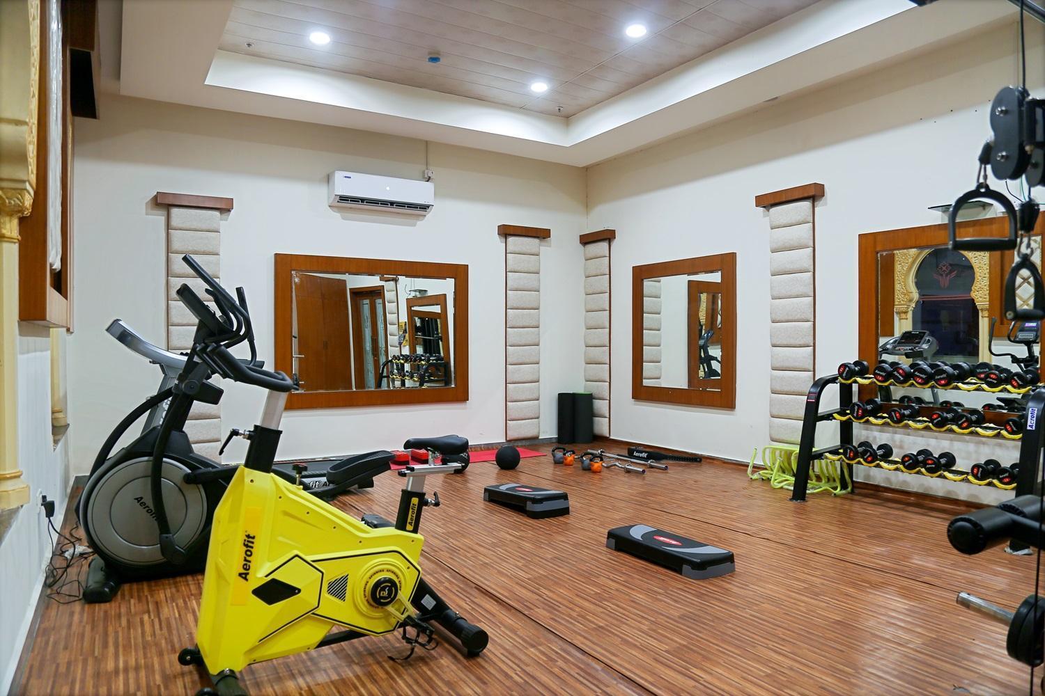 Hyderabad Grand Hotel 3*