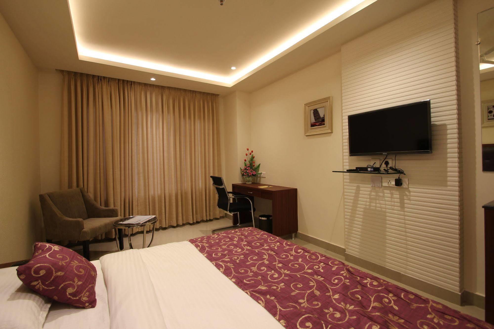 Hyderabad Grand 3*